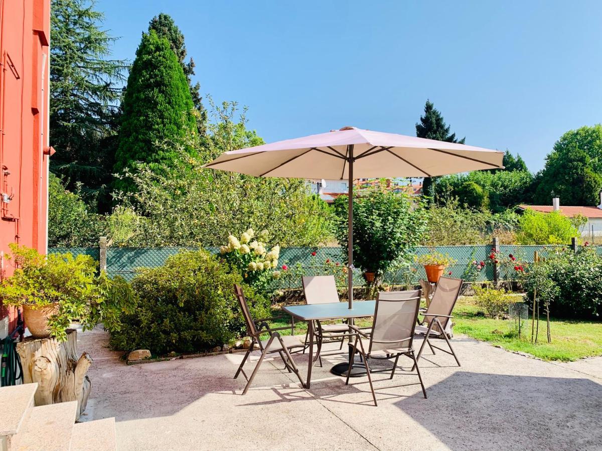 A Casa Vermella Con Jardin A 10 Minutos De Santiago De Compostela Apartment Ortono ภายนอก รูปภาพ
