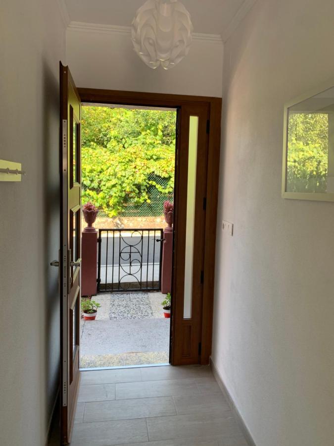 A Casa Vermella Con Jardin A 10 Minutos De Santiago De Compostela Apartment Ortono ภายนอก รูปภาพ